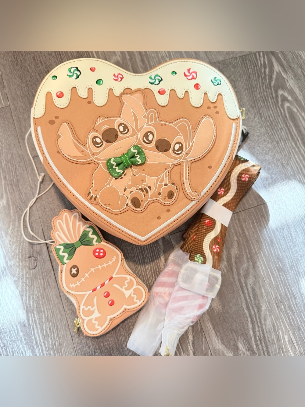Loungefly Angel and Stitch Gingerbread Heart Crossbody Bag & Scrump coin purse